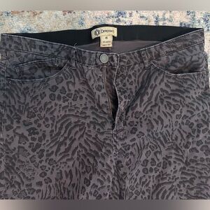 Democracy Jeans Womens 16 Leopard Print Gray & Black Stretch 'Absolution'